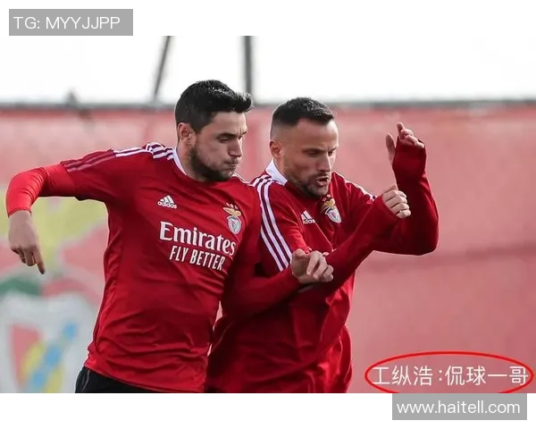 欧联杯曼联小胜本菲卡帽子戏法引发全场热烈反响分析