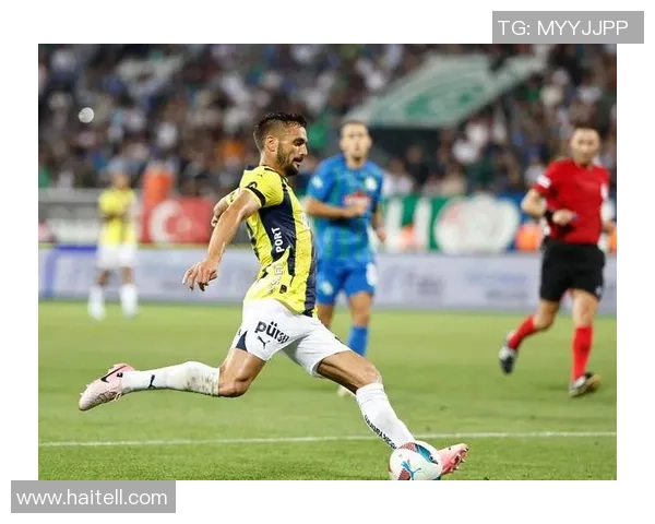 欧冠经典对决曼联与皇马激战成和帽子戏法引发全场狂欢