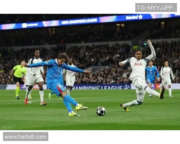 英超激战马竞与那不勒斯平局点球大战精彩瞬间引发全场欢呼 英超激战马竞与那不勒斯平局点球大战精彩瞬间引发全场欢呼